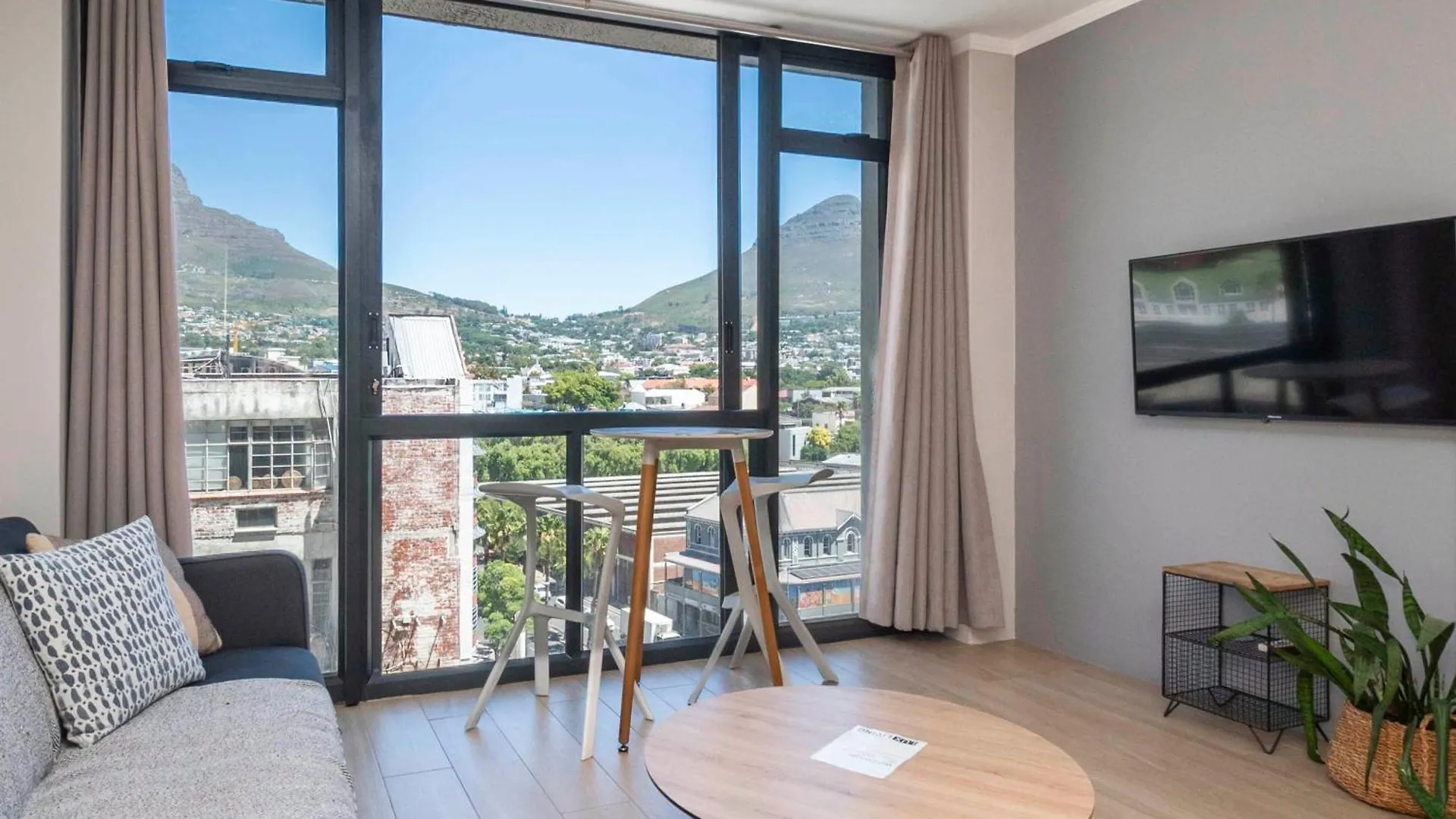 Central Apartments With Panoramic Table Mountain Views Kapstadt