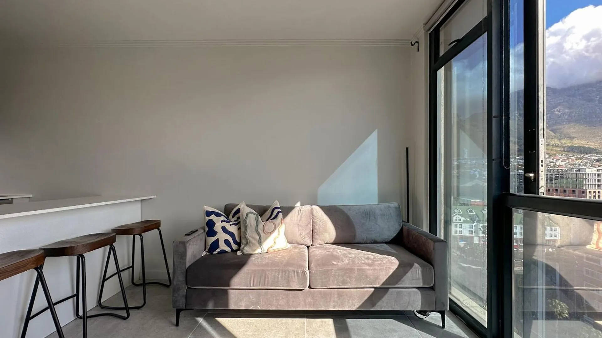 Central Apartments With Panoramic Table Mountain Views Kapstadt