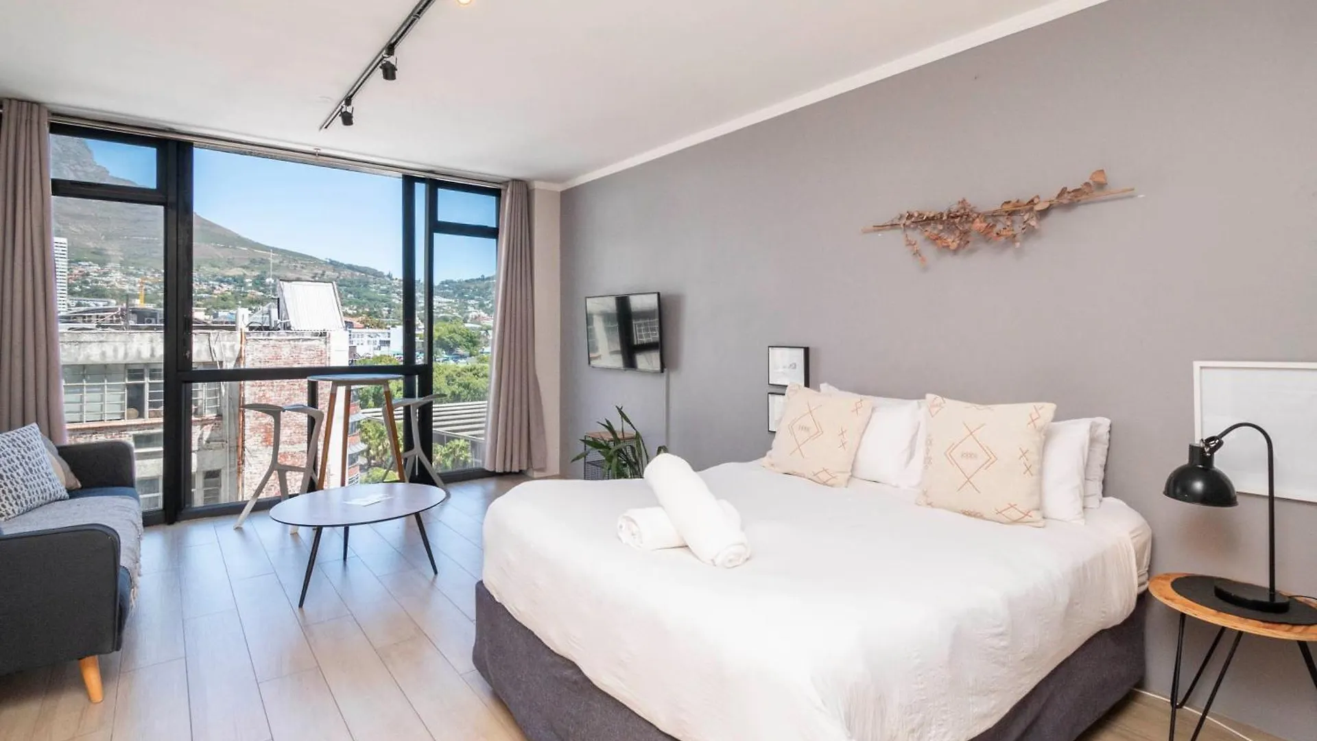 Central Apartments With Panoramic Table Mountain Views Kapstadt